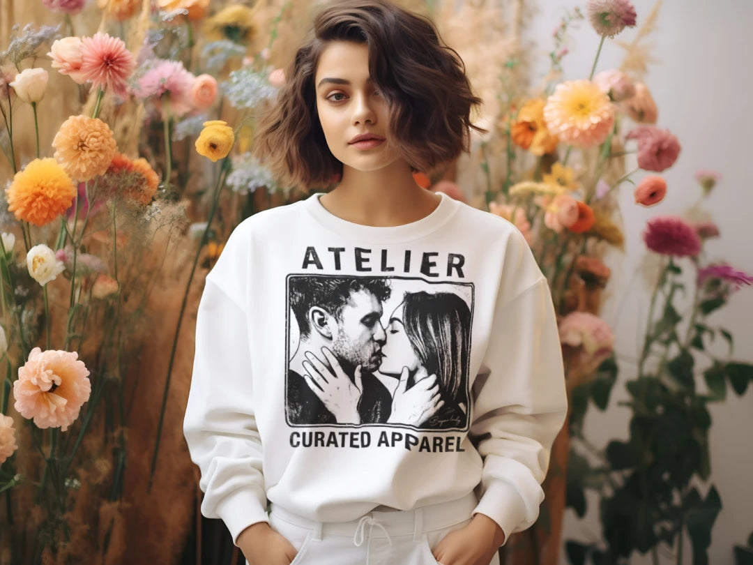 Signature Wear Atelier Women's Graphic Raglan Pullover Sweatshirt